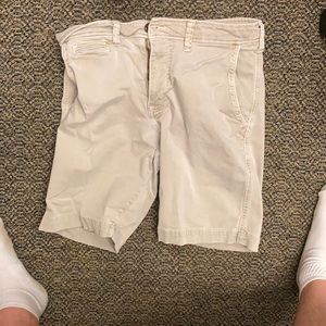 Men’s American Eagle Khaki Shorts
